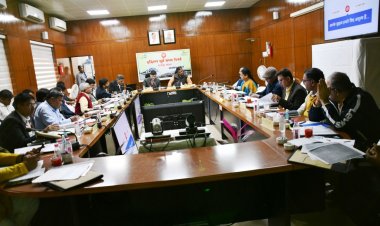 *रायपुर मंडल के अंतर्गत माननीय सांसदों के साथ महाप्रबंधक, दक्षिण पूर्व मध्य रेलवे की सार्थक बैठक सम्पन्न*