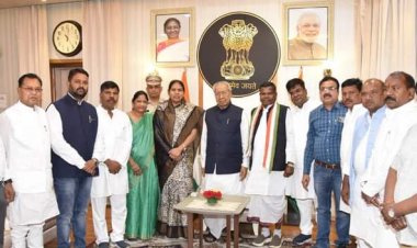 *आरक्षण विधेयक पर हस्ताक्षर की मांग को लेकर कांग्रेस विधायकों का प्रतिनिधिमंडल राज्यपाल से मिला*