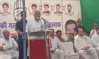 *मोदी सरकार के खिलाफ कांग्रेस का धरना*