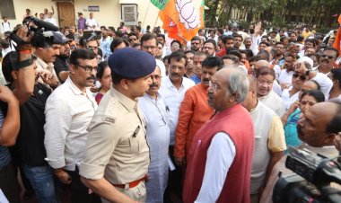 *भाजपा ने किया पुलिस अधीक्षक कार्यालय तक पैदल मार्च सौंपा ज्ञापन*