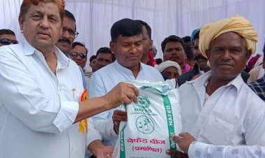*वन मंत्री श्री अकबर वनांचल के बैगा बाहुल्य ग्राम झलमला में आयोजित जिला स्तरीय किसान मेला में हुए शामिल*