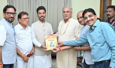 *मुख्यमंत्री श्री बघेल से भगवान महावीर जन्म कल्याणक महोत्सव समिति रायपुर के अध्यक्ष ने की सौजन्य मुलाकात*