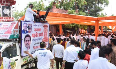 *विधायक विकास उपाध्याय द्वारा राठौर चौक में पुष्पवर्षा कर भगवान महावीर जी की शोभायात्रा का हुआ भव्य स्वागत*