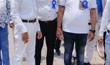 *कांग्रेस नेता संदीप तिवारी पं. सुन्दरलाल शर्मा वार्ड क्र.42 अंतर्गत भीम नगर में आयोजित बाबा साहेब डॉ. भीमराव आंबेडकर जी की भव्य शोभा यात्रा में सम्मिलित हुए*