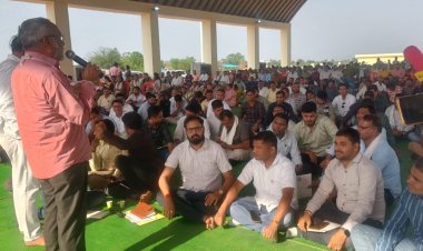 *पटवारियों के आंदोलन को "आप" का समर्थन, पार्टी के नेताओं ने धरनास्थल पर पहुंचकर कर्मचारियों से की मुलाकात*