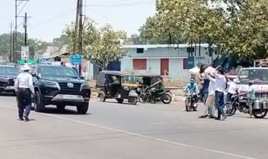 *सीजीपीएससी में हुई अनियमितता को लेकर 'आप' नेताओं ने सीएम भूपेश बघेल को दिखाए काले झंडे*