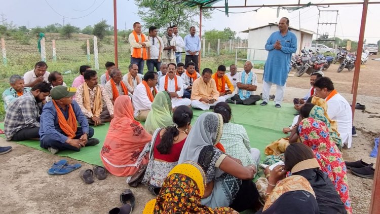 *भाजपा धरसींवा मण्डल ने गौठान पोल खोल अभियान के तहत देखा भ्रष्टाचार ग्राम कुथरेल,रैता,कुकेरा,मनोहरा,तथा कपसदा के गौठानो में*