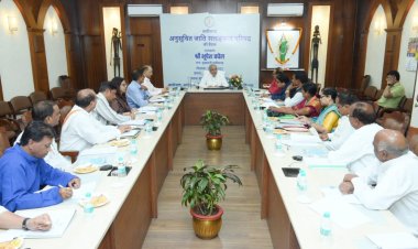 मुख्यमंत्री भूपेश बघेल की अध्यक्षता में आज यहां उनके निवास कार्यालय में अनुसूचित जाति सलाहकार परिषद् की प्रथम बैठक शुरू