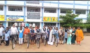 मुख्यमंत्री नि:शुल्क सरस्वती सायकिल योजना के तहत50 बालिकाओं को वितरण किया गया