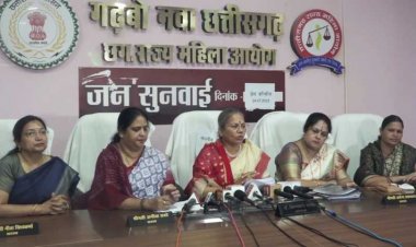छत्तीसगढ़ राज्य महिला आयोग की अध्यक्ष किरणमयी नायक ने पत्रकारों से चर्चा की जिसमें उन्होंने अपने 3 साल के कार्यकाल की उपलब्धियों को बताया