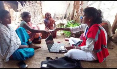 VLE और बैंक सखी अब हितग्राही मूलक योजनाओं का भुगतान सीधे हितग्राहियों के घरो में जाकर कर रहे है