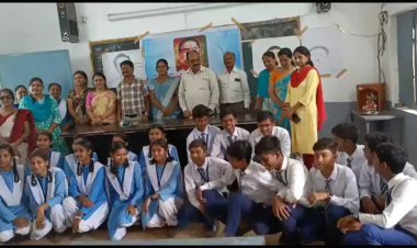 भरत देवांगन उत्कृष्ट हिंदी माध्यमिक विद्यालय खरोरा में उपन्यास सम्राट मुंशी प्रेमचंद जी की जयंती मनाई गई *