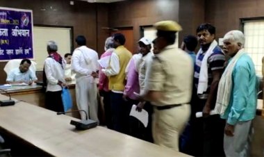 जनचौपाल में मांग, शिकायत एवं समस्याओं से संबंधित 70 लोगों ने दिया आवेदन*