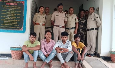 लूटपाट में शामिल चार आरोपियों के साथ एक नाबालिग गिरफ्तार,,