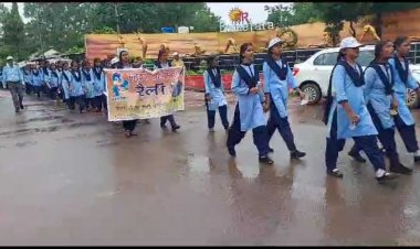 बेमेतरा जिला प्रशासन द्वारा मतदाता रैली के माध्यम से किया गया  मतदान के प्रति जागरूक