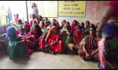 महासमुंद जिले के पिथौरा से लगे ग्राम सेवैय्या कला में ग्रामीण महिलाओं ने गुलाबी गैंग की तरह शराब बंदी को लेकर उठाया बीड़ा