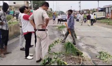33 करोड़ से बनी सड़क चढ़ी भ्रष्टाचार की भेंट.शहर के भीतर से बनी 3 किमी तक सड़क कुछ दिनों में ही सड़क हुई जर्जर.