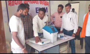 मतदाताओं को  मताधिकार के लिए प्रेरित करने  जागरूकता अभियान चलाया जा रहा है