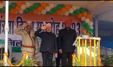 महासमुंद के मिनी स्टेडियम में 77 वां स्वतंत्रता दिवस समारोह बड़े ही हर्षोल्लास से मनाया गया