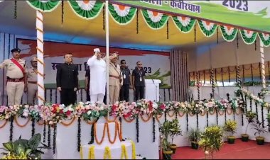 श्री अकबर ने परेड का निरीक्षण कर सलामी ली