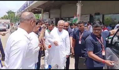 मुख्यमंत्री का जगदलपुर एयरपोर्ट में किया गया आत्मीय स्वागत