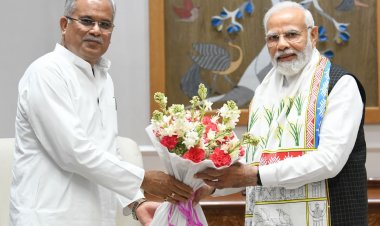 *मुख्यमंत्री के ‘फाग गायन‘ की चर्चा की प्रधानमंत्री मोदी ने मुलाकात में साथ ही दी होली की बधाई*