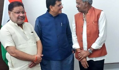 *छत्तीसगढ़ को 100 प्रतिशत टुटा हुआ गैर बासमती चावल का 50 प्रतिशत निर्यात कोटा आबंटित करने पीयूष गोयल से मिले बृजमोहन*