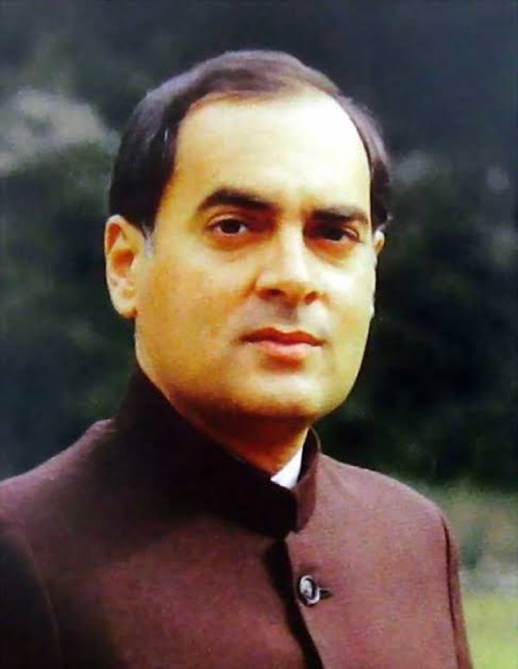 *मुख्यमंत्री बघेल ने पूर्व प्रधानमंत्री भारतरत्न स्वर्गीय श्री राजीव गांधी को उनकी पुण्यतिथि पर नमन किया*