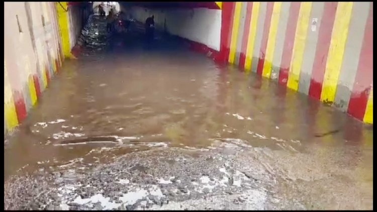बिलासपुर शहर और आसपास के क्षेत्र में विगत 2 दिनों से हो रही लगातार बारिश के कारण कई इलाकों में जलभराव के हालात बन गए हैं