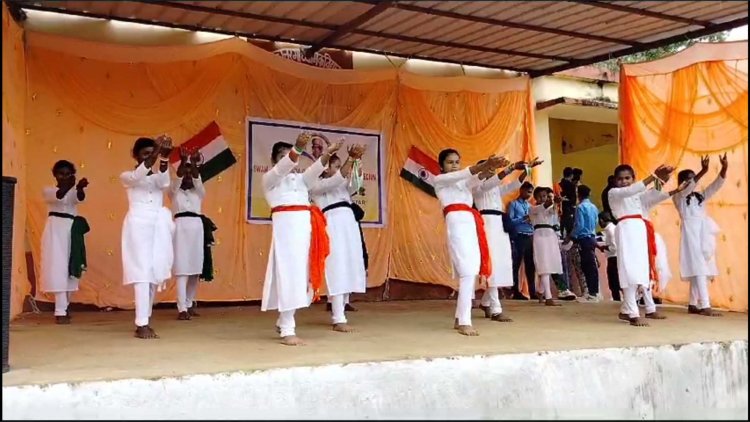 स्वामी आत्मानंद उत्कृष्ट अंग्रेजी एवं हिंदी माध्यम विद्यालय दरभा , ब्लॉक दरभा  में  स्वतंत्रता दिवस के उपलक्ष्य में एक विशेष कार्यक्रम आयोजित किया गया