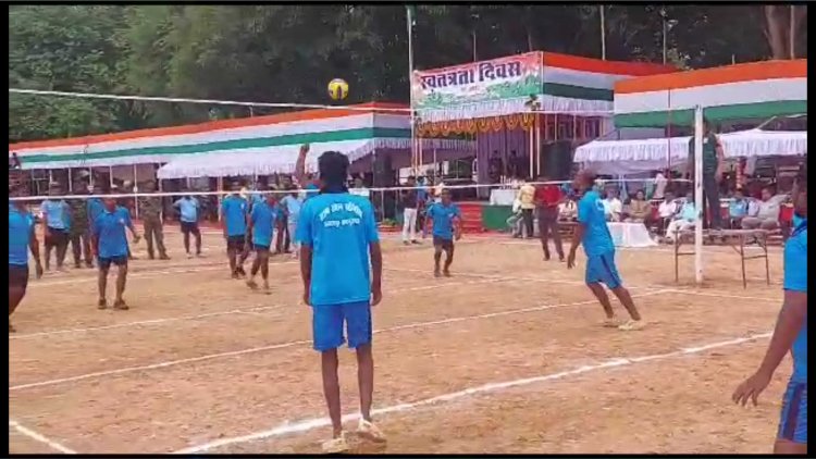 स्वतंत्रता दिवस पर अनोखा रिकार्ड, 325 गांवों में 650 टीम ने खेला वॉलीबॉल मैच